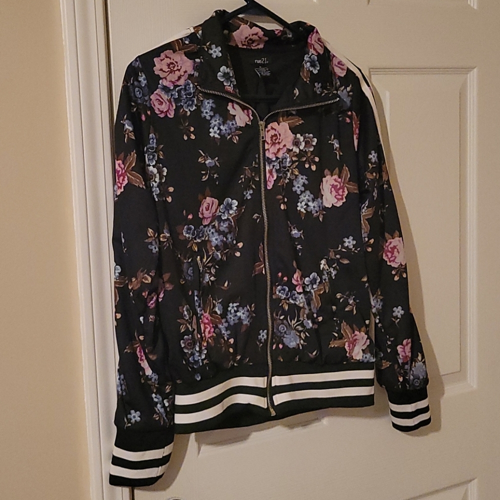 NWOT Rue 21 floral jacket Size M